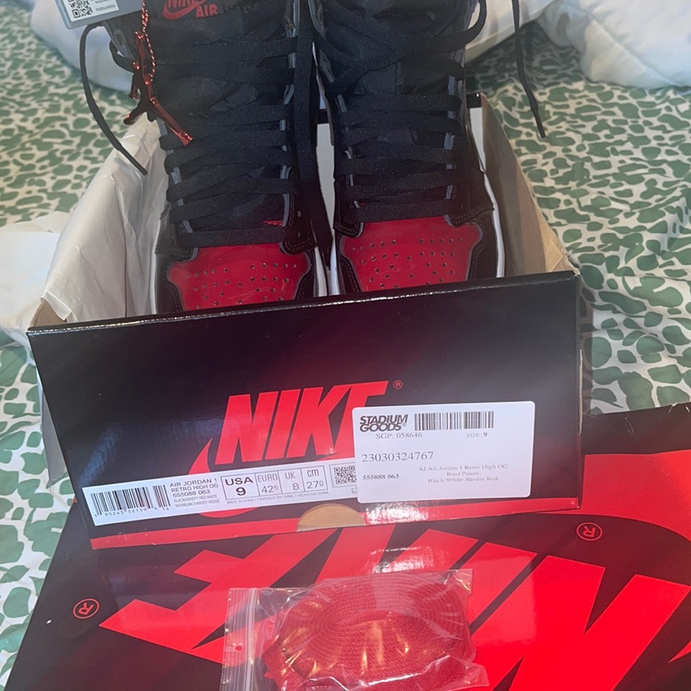 RED N BLACK PATTEN RETRO JORDANS‼️‼️‼️‼️ WORN ONCE‼️‼️